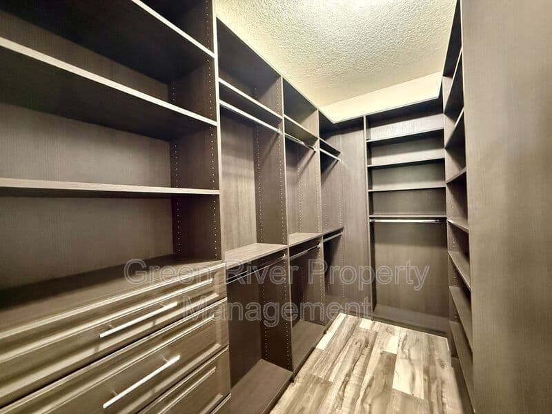 Jacksonville House: 11251 Campfield Drive