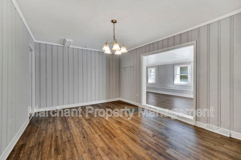 Greenville House: 17 Miracle Drive