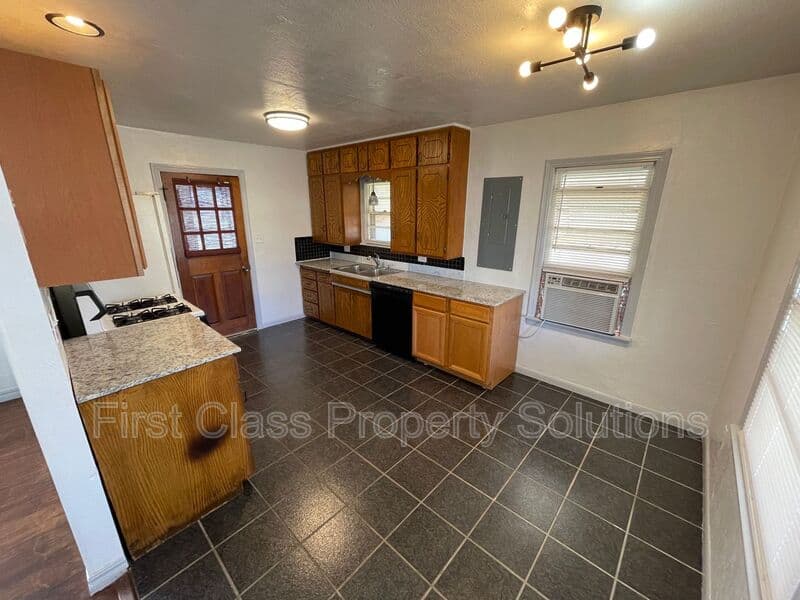 Bethany House: 6618 NW 31st St