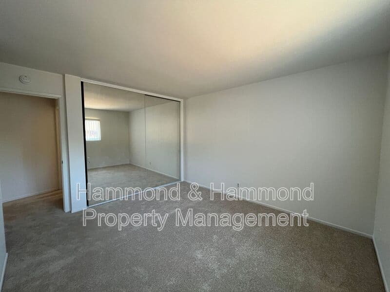 Thousand Oaks House: 832 Masterson Dr