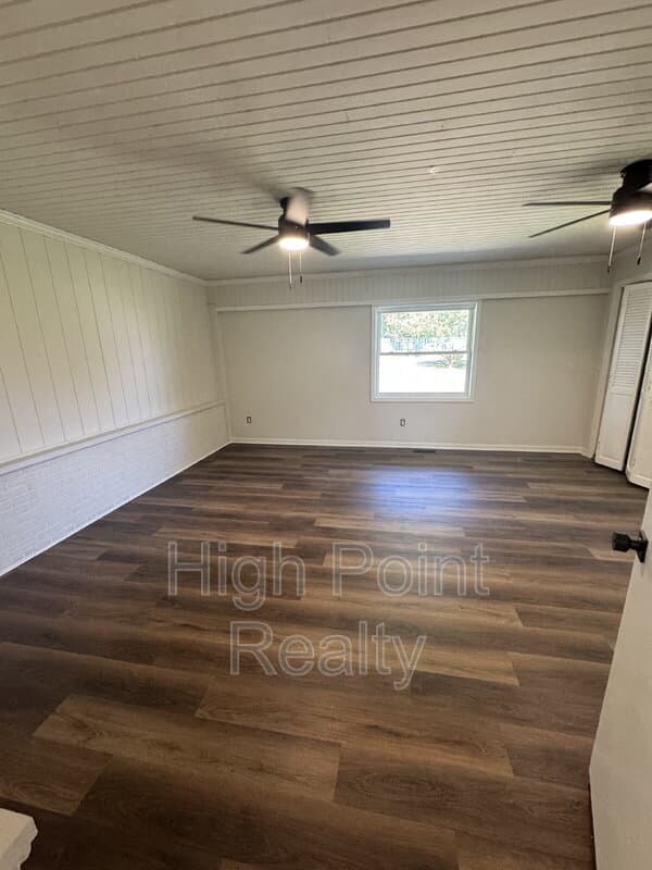 Rainsville House: 61 Rains Avenue Southeast