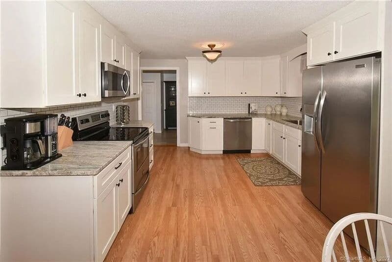 Enfield House: 281 Abbe Rd