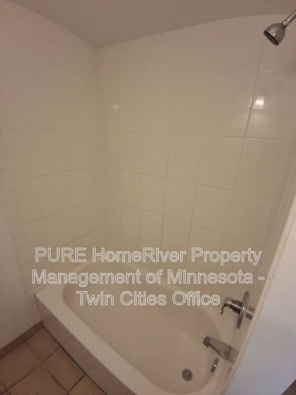 Saint Paul Condo: 987 Churchill Street #1