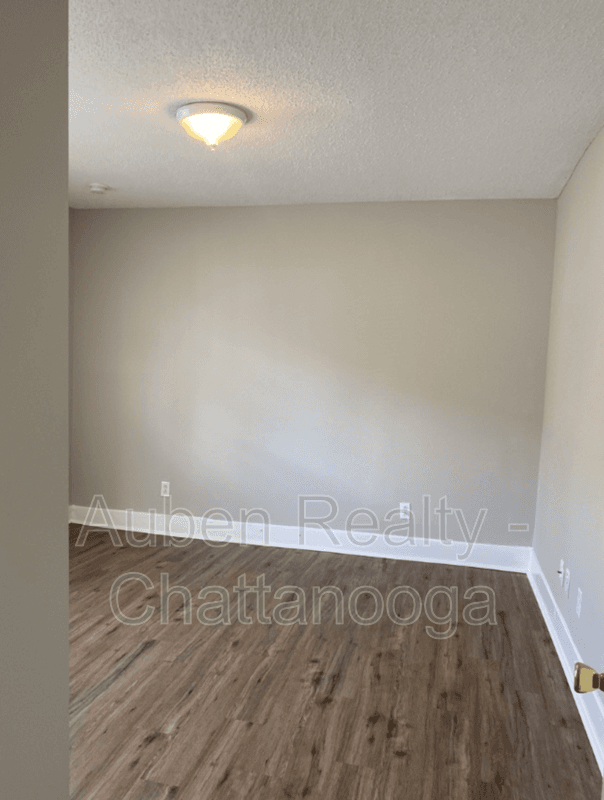 Chattanooga House: 2413 Stuart Street