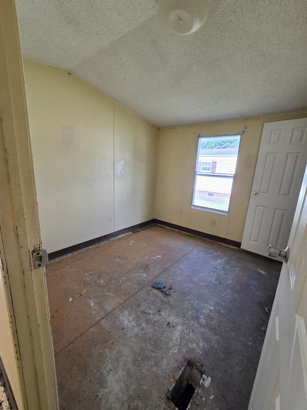 Fayetteville House: 2115 Cattail Cir