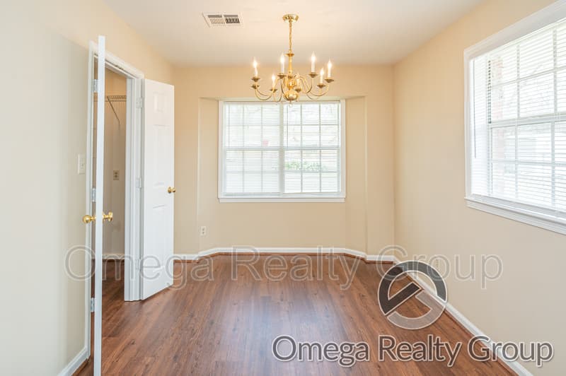 Montgomery House: 3117 Brentwood Dr