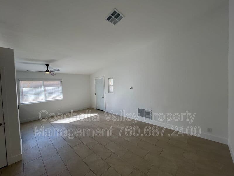 Cathedral City House: 32610 Pueblo Trl
