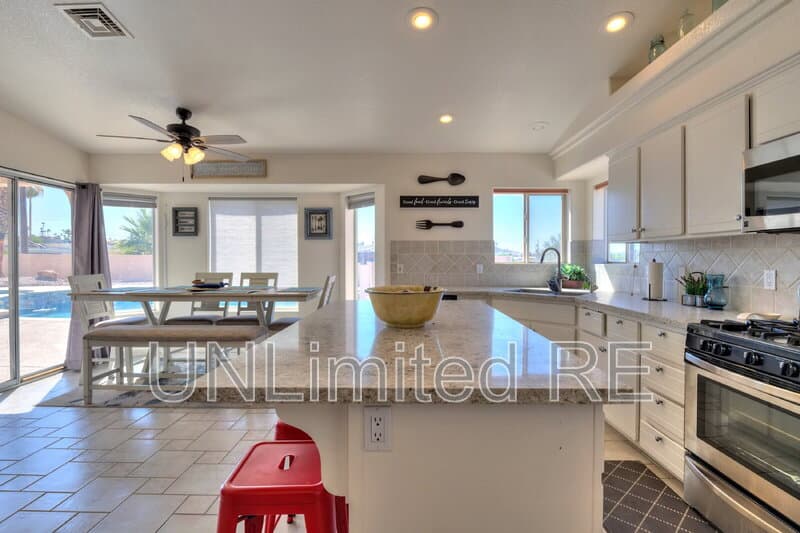 Lake Havasu City House: 304 Acoma Blvd S