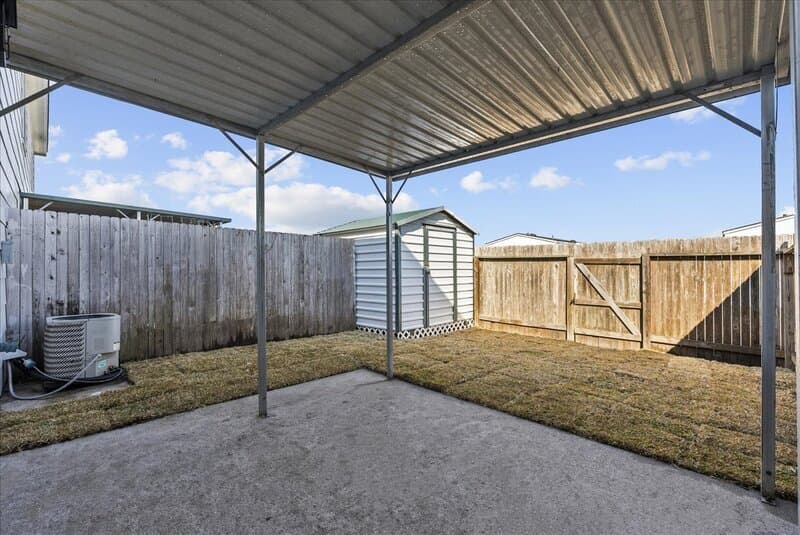 Dickinson Townhome: 5079 Akumal Calle