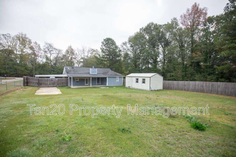 Smiths Station House: 776 Lee Rd 222