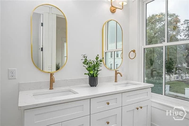 Savannah Condo: West 38th Street - 304