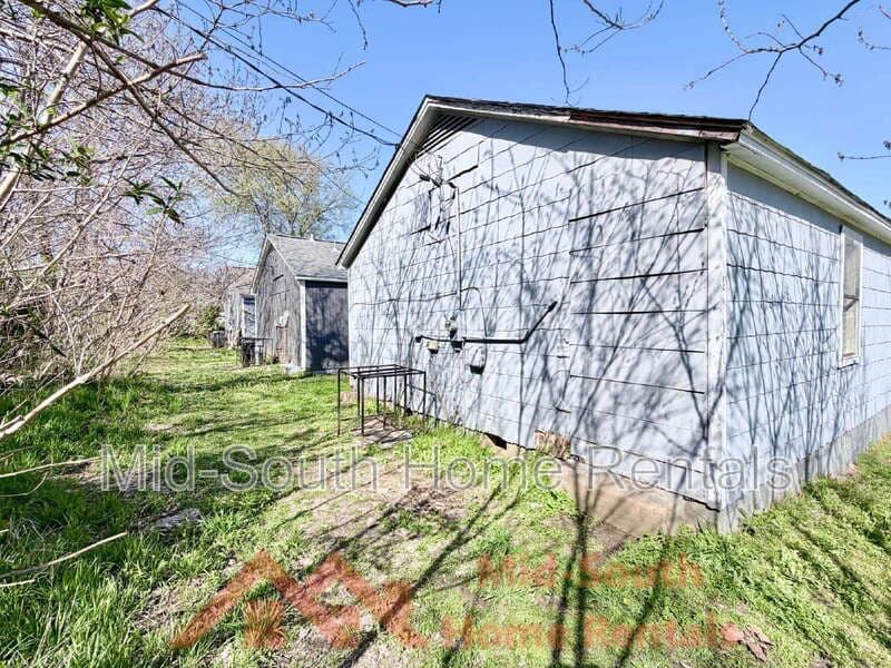 Memphis House: 1549 Patton St