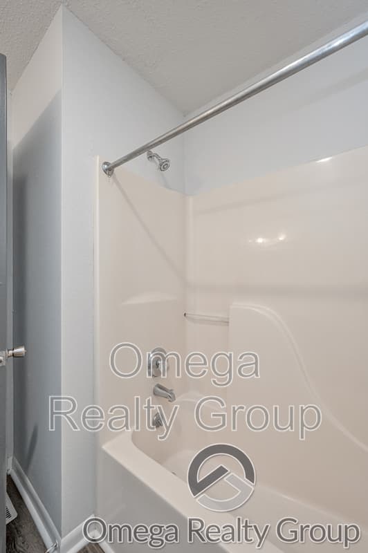 Columbiana Condo: 100 Egg And Butter Rd