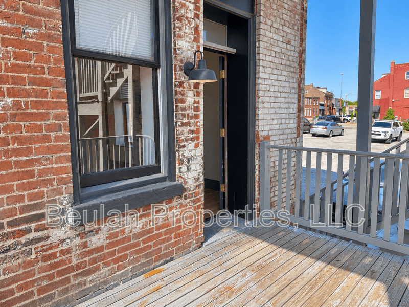 St. Louis House: 2012 S. 12th St - 1F