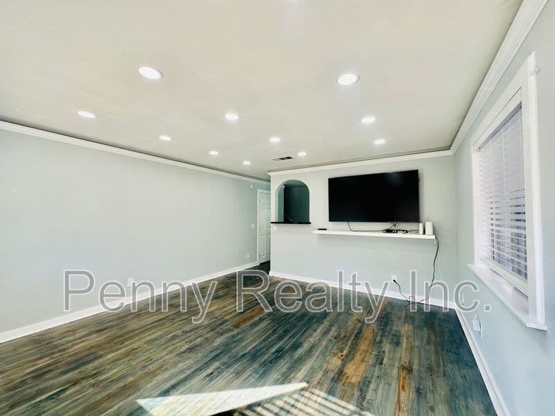 San Diego Condo: 294 Woodman St.