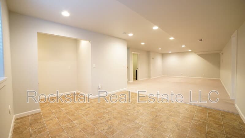 Liberty Lake House: 24999 E Ludlow Ave