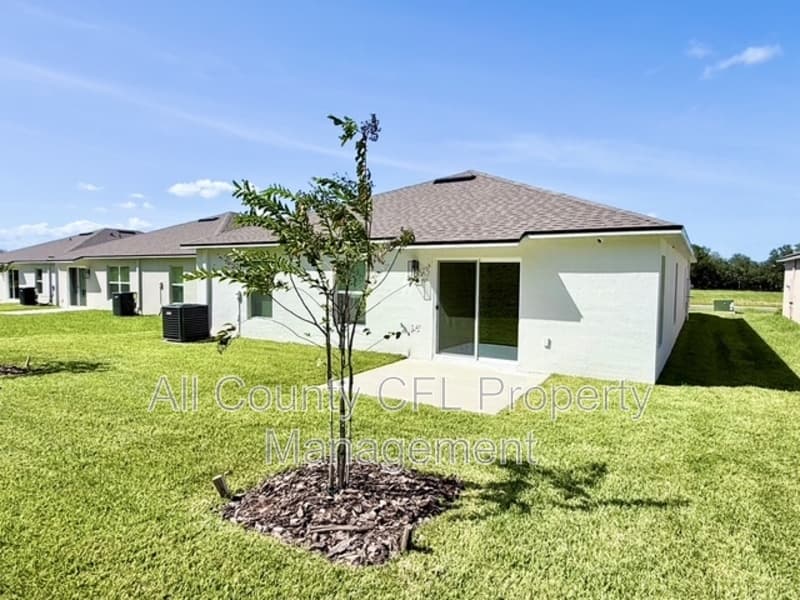 Lady Lake House: 219 Skyfield Court