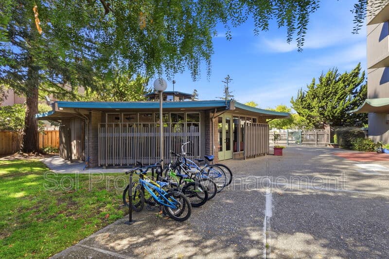Santa Cruz Condo: 180 Dakota Avenue