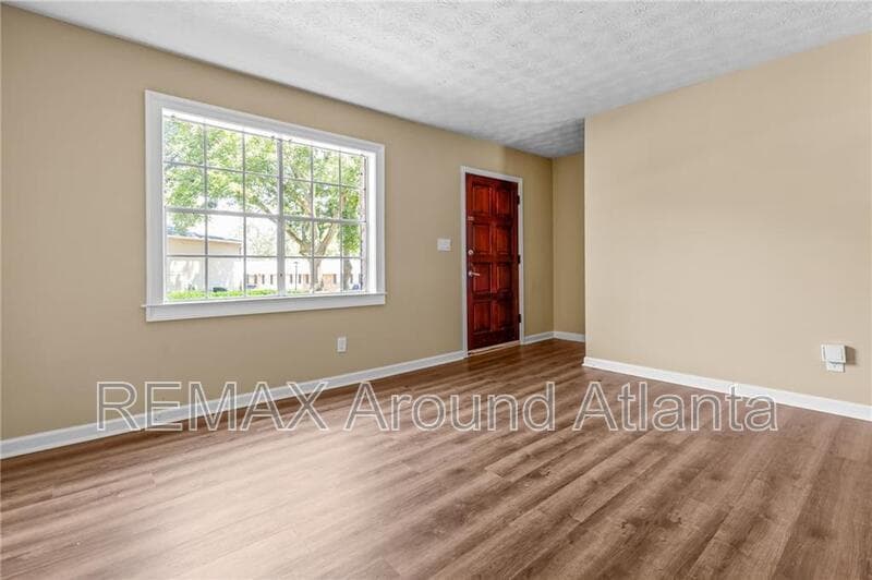 Lawrenceville Townhome: 392 Northdale Court