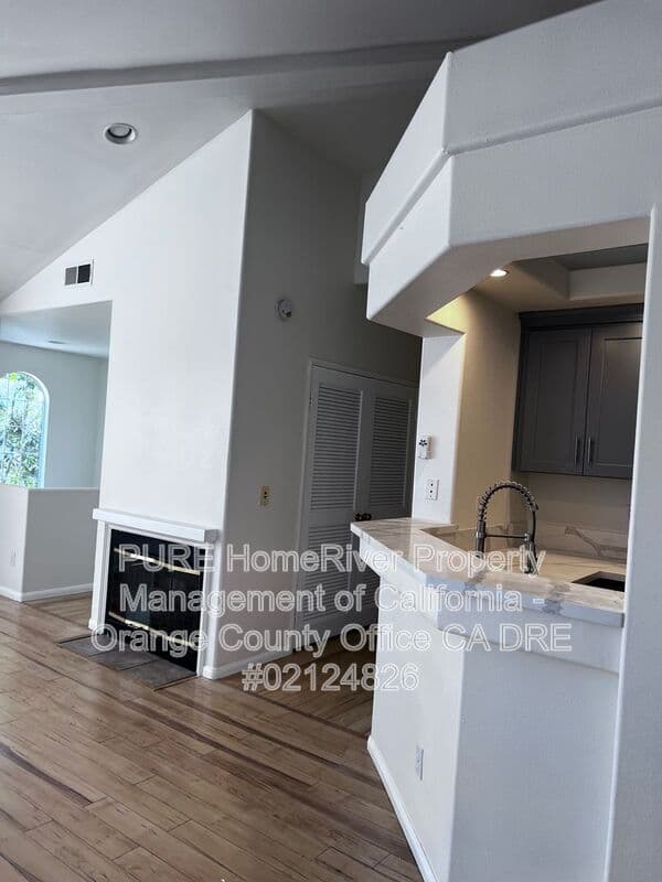 Rancho Santa Margarita House: 55 Montana Del Lago Dr