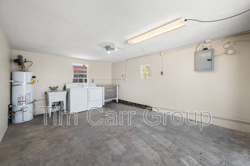 Costa Mesa Condo: 123 E 18th Street