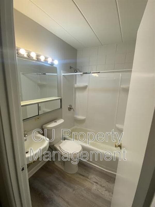 Champaign Condo: 800 W Church St