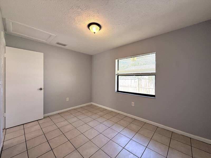 Tampa Condo: 1413 East 99th Avenue
