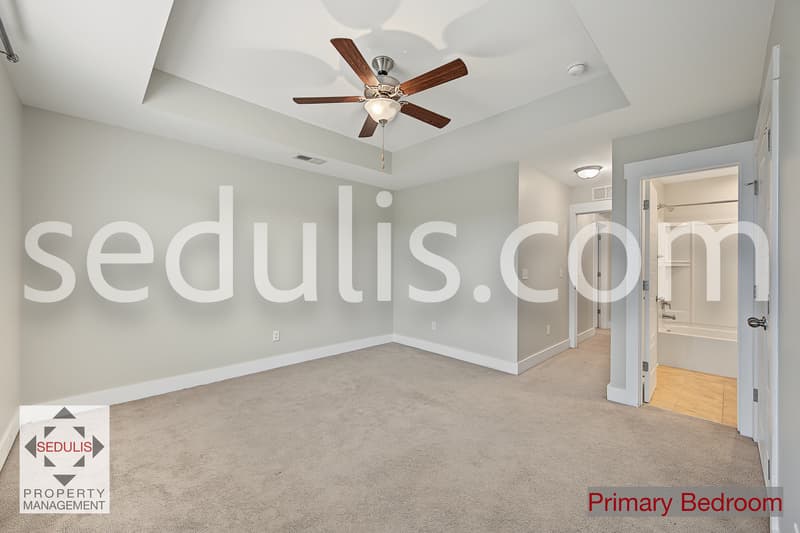 North Charleston House: 3923 Four Poles Park Drive