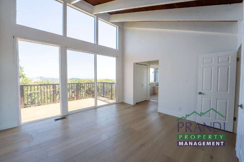 San Anselmo House: 645 Fawn Dr