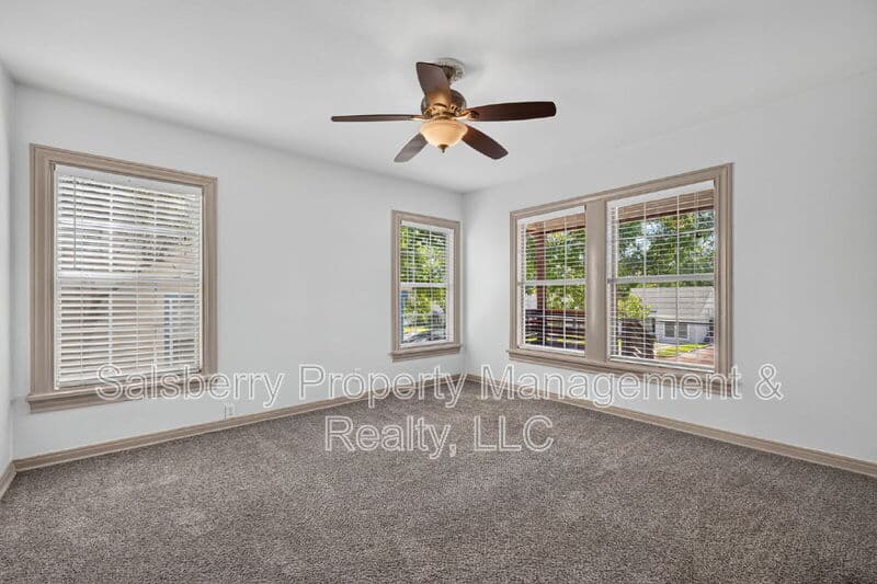 Fort Worth House: 3824 Collinwood Avenue