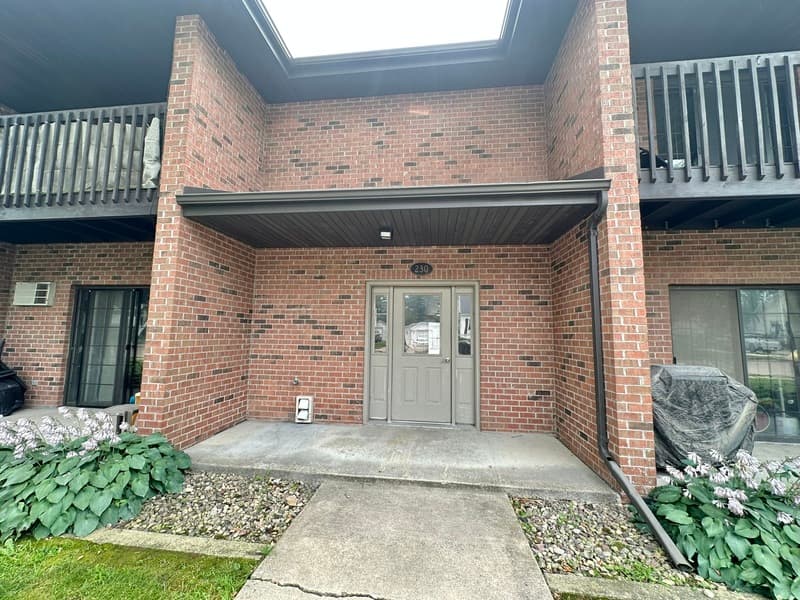 Seymour Condo: 230 Robbins Street - 6