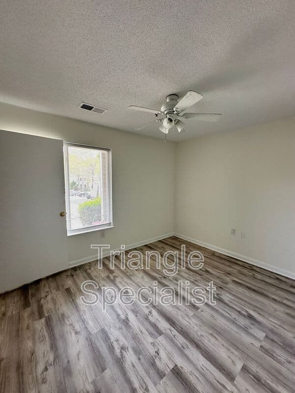 Raleigh Condo: 1420 Collegiate Circle