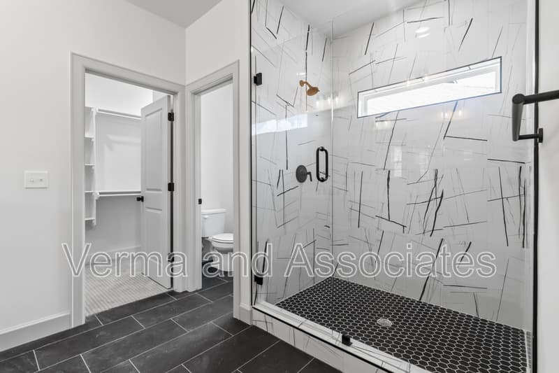 Centerton House: 1071 Whistler St