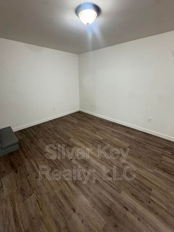 Athens House: 1603 Hutsell Drive
