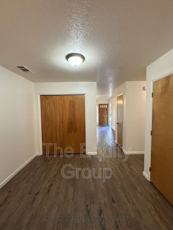 Visalia House: 1328 South Rossmoor