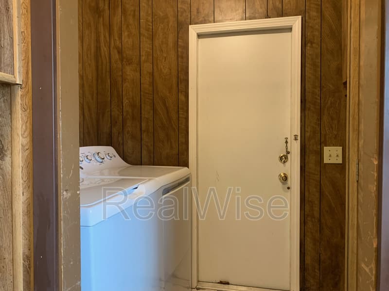 Grants Pass House: 4620 Redwood Ave
