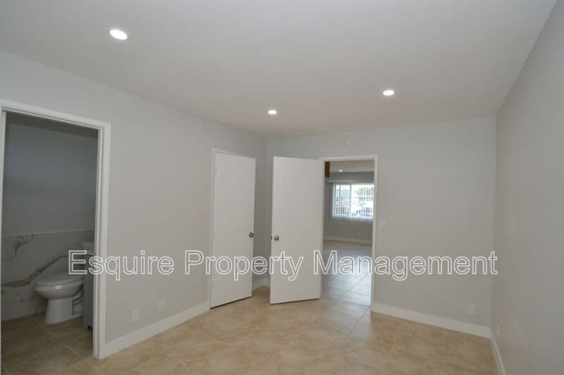 OXNARD Condo: 1834/1840/1850 PERICLES ST