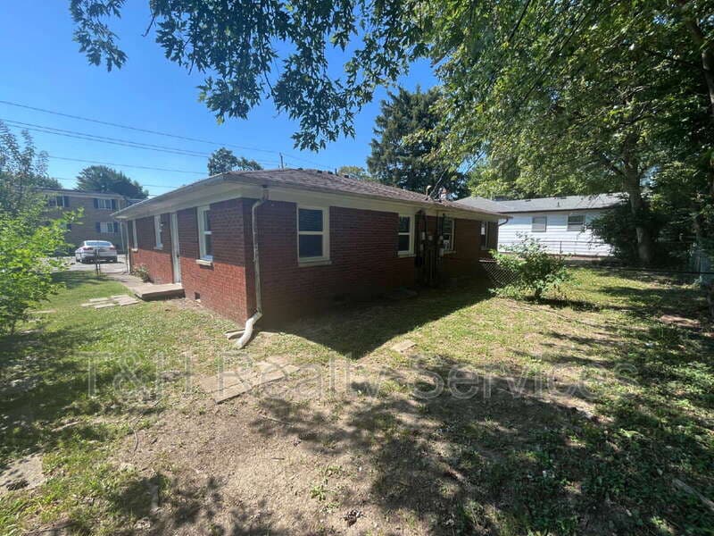 Indianapolis Condo: 6214 Eastridge Drive