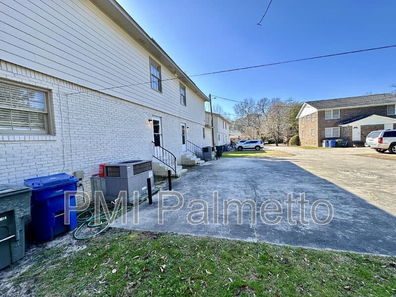 Columbia Condo: 2405 Duncan Street