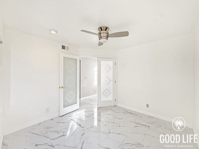 Escondido House: 1900 Angeles Gln