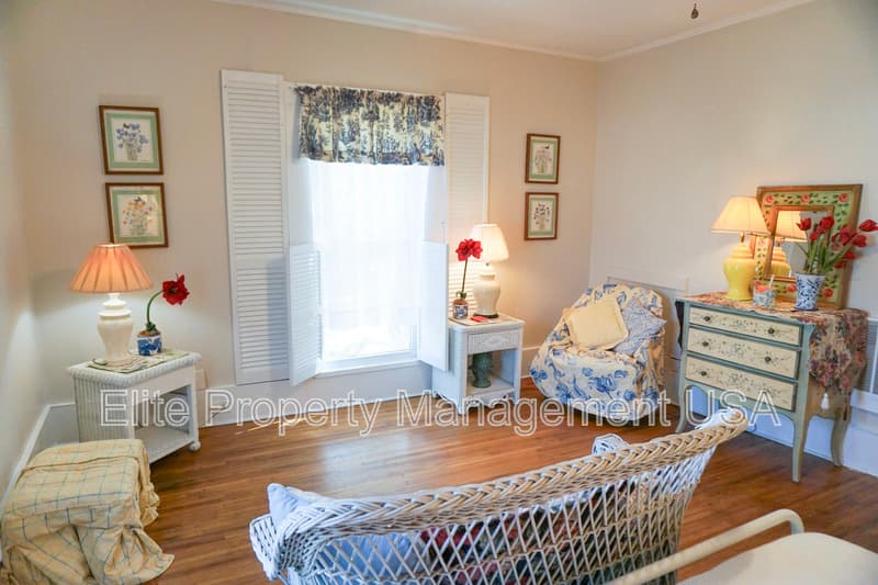Lula Condo: 5904 Wall Street