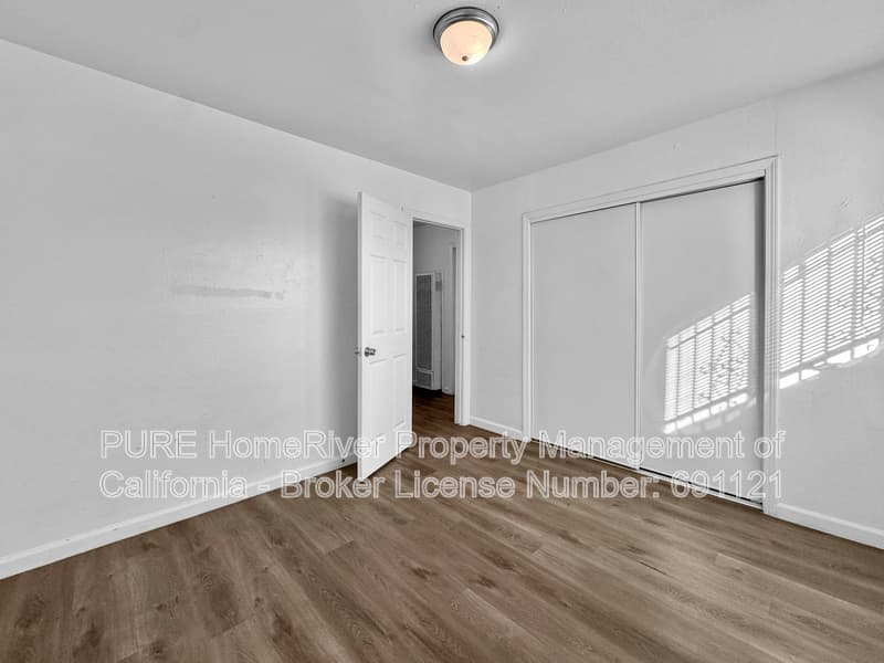 Sacramento House: 590 Las Palmas Ave