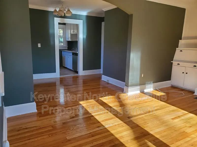 Greenville House: 127 Wedgewood Dr