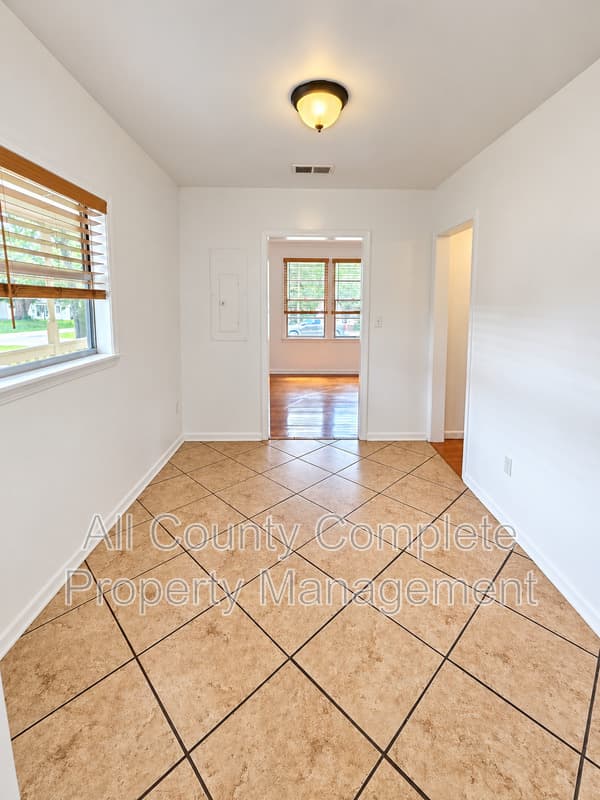 Jacksonville House: 4803 Lexington Ave