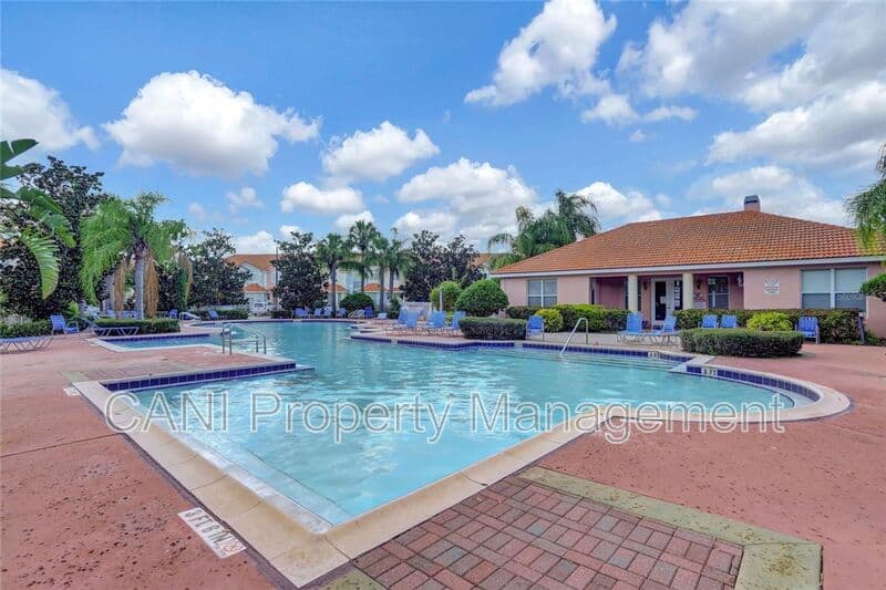 Kissimmee Townhome: 1134 South Beach Circle