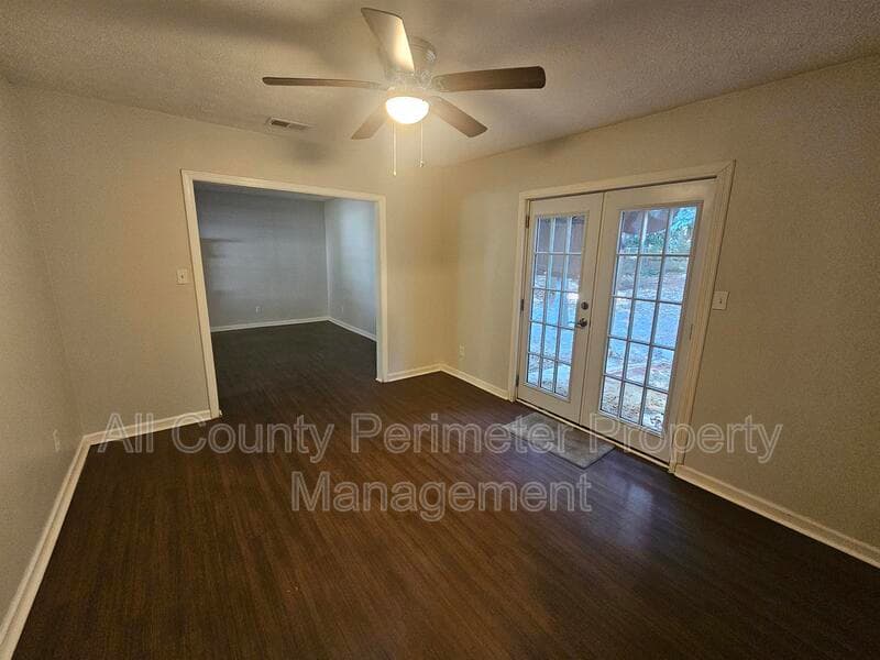 College Park House: 6255 Beaver Creek Trail