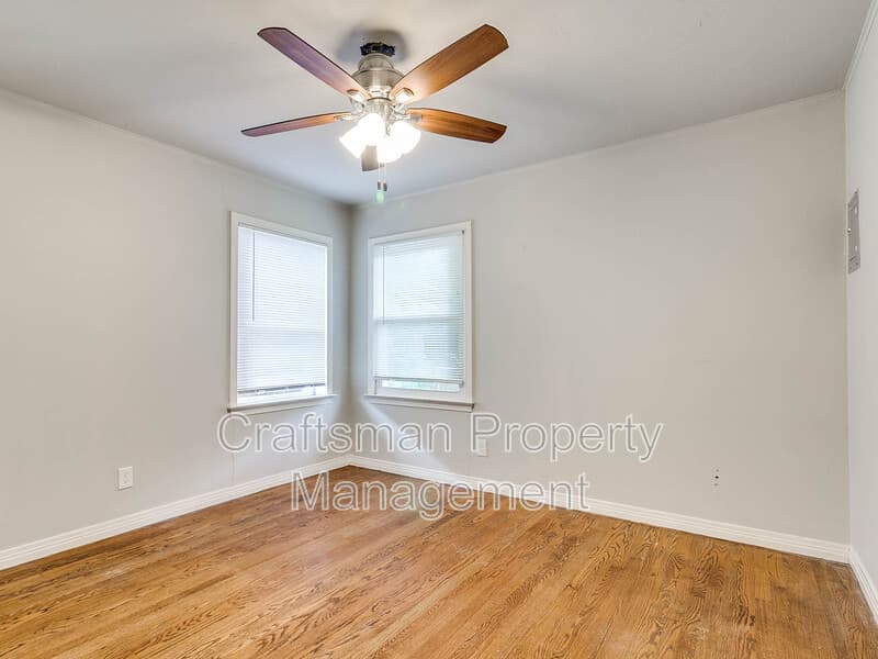 The Village House: 1414 Oxford Way