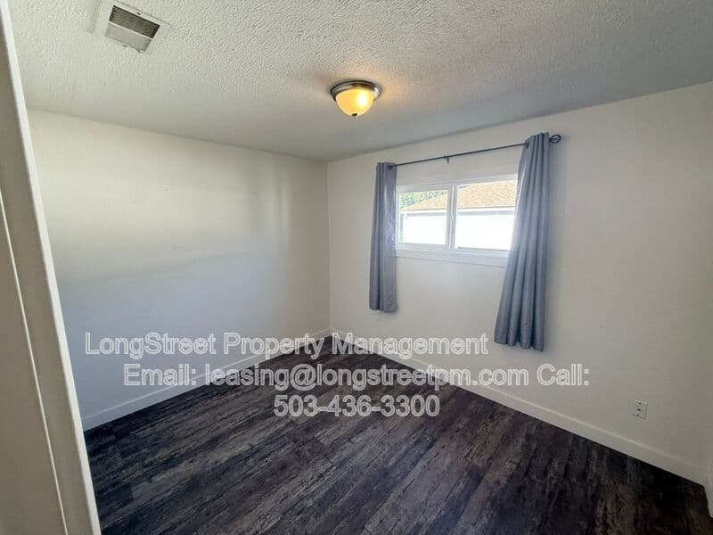 Salem House: 758 Browning Ave S