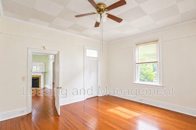 Charleston Condo: 7 Bee Street