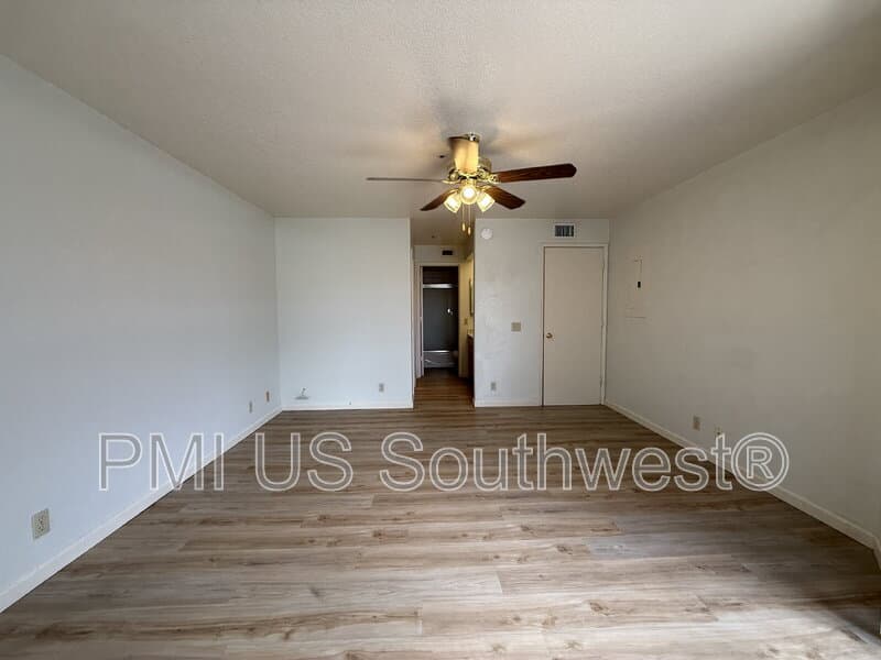 Bullhead City Condo: 1611 Highway 95